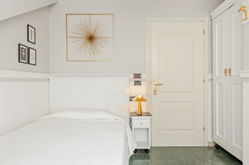 Фото The Port Residence