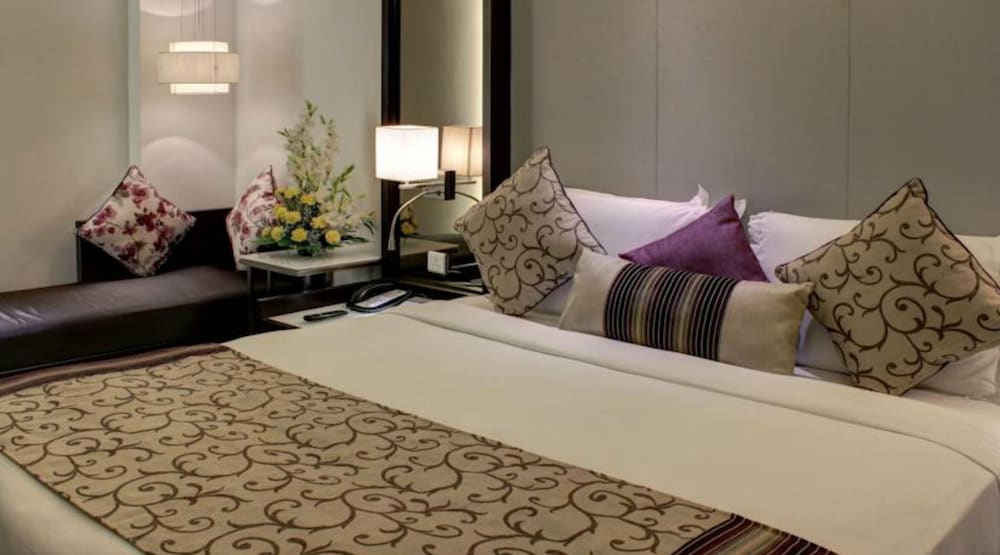 Фото The Sahil Hotel