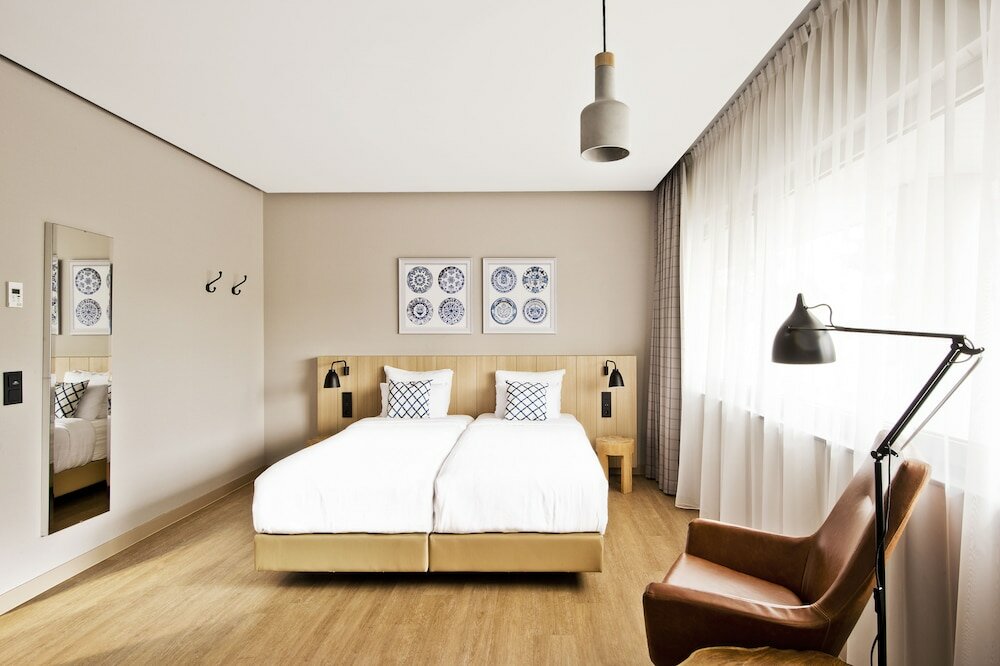 Фото Urban Lodge Hotel