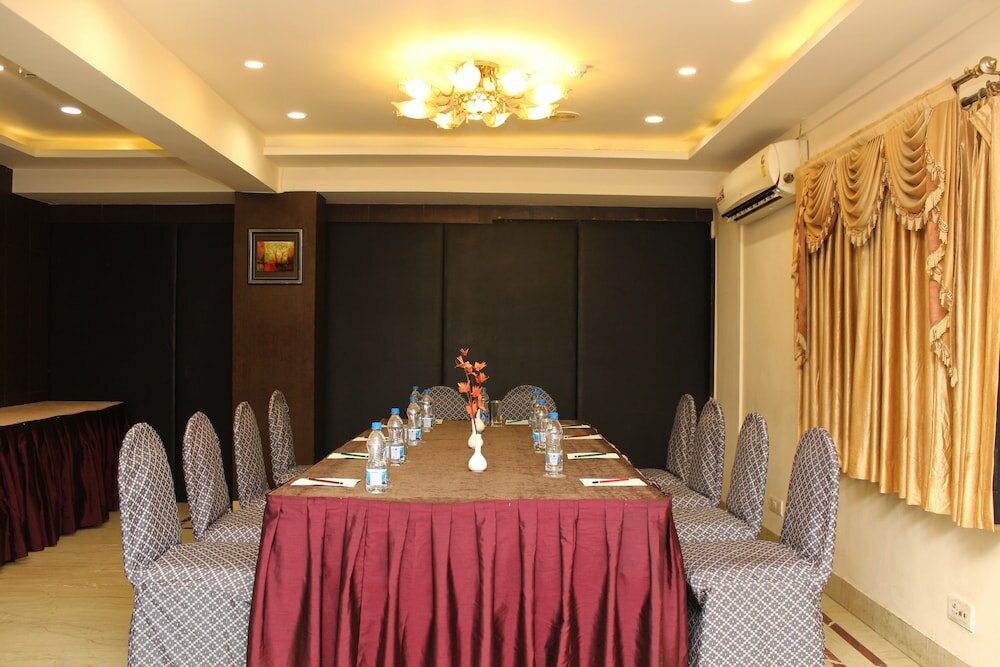 Фото The Pearl Hotel, Kolkata