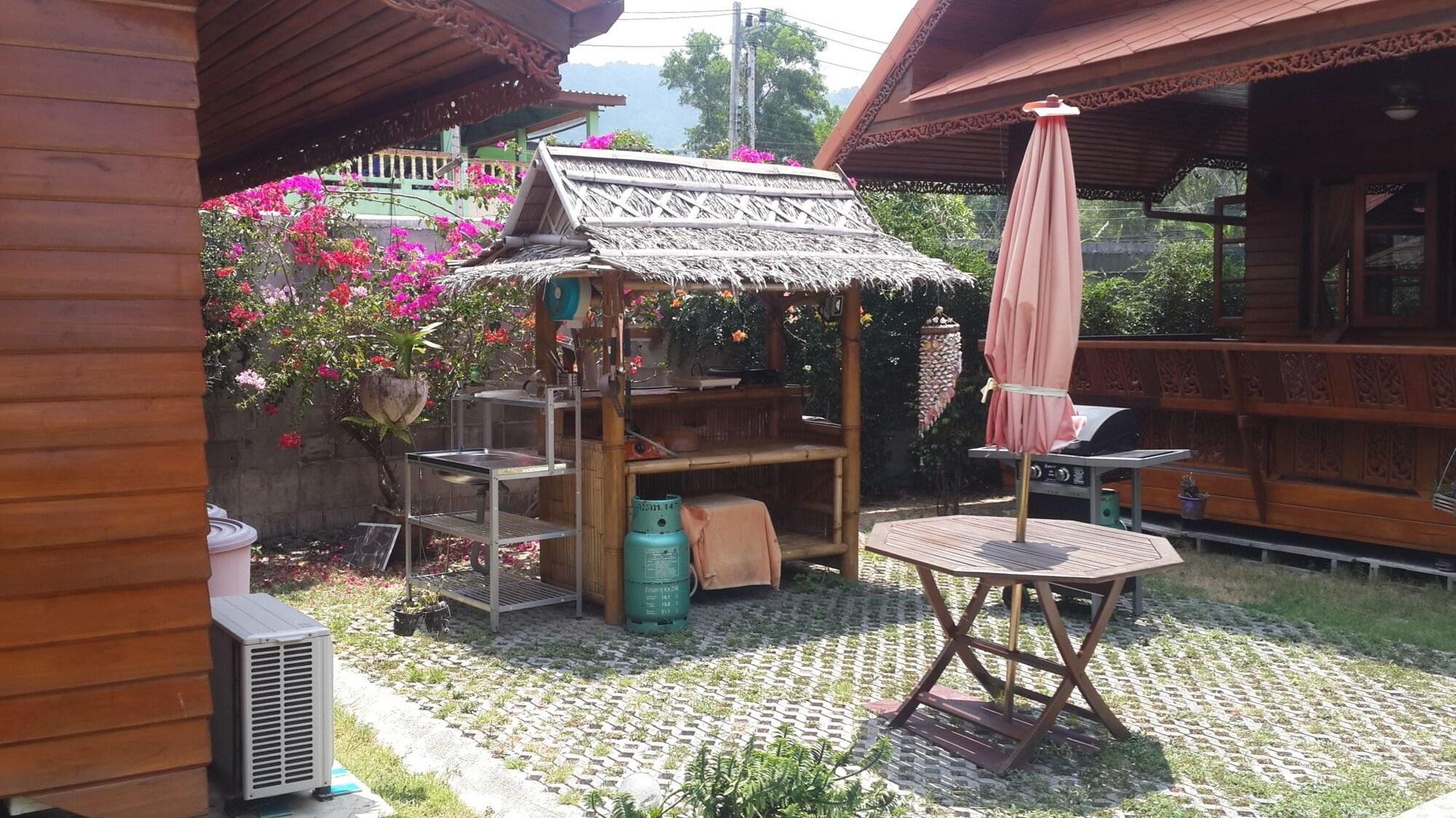 Фото Golden Teak Resort - Baan Sapparot