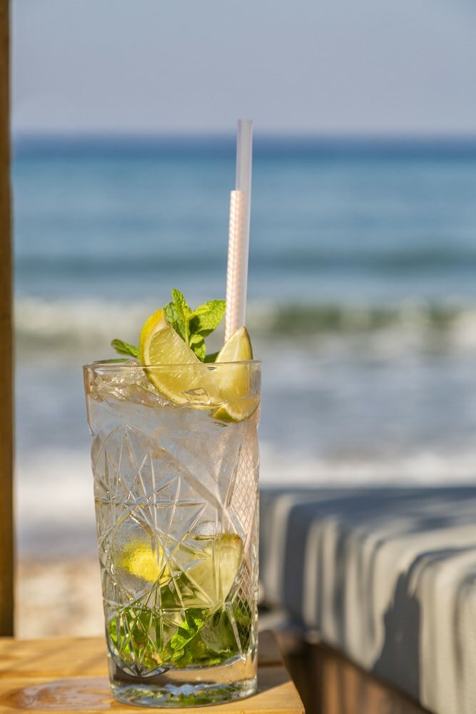 Фото Erato Seaside Hotel