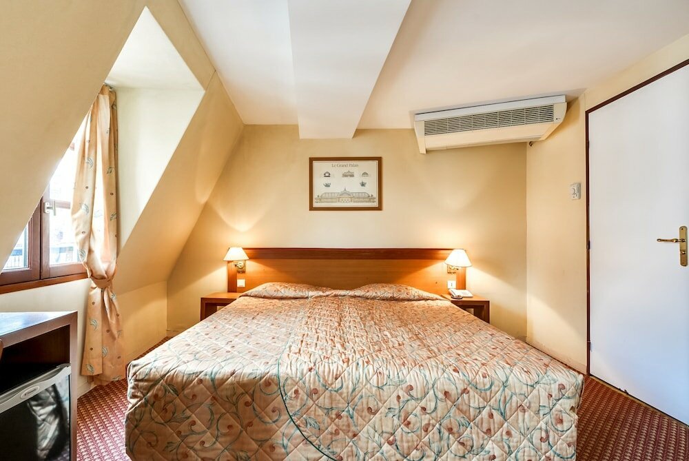 Фото La Dépendance