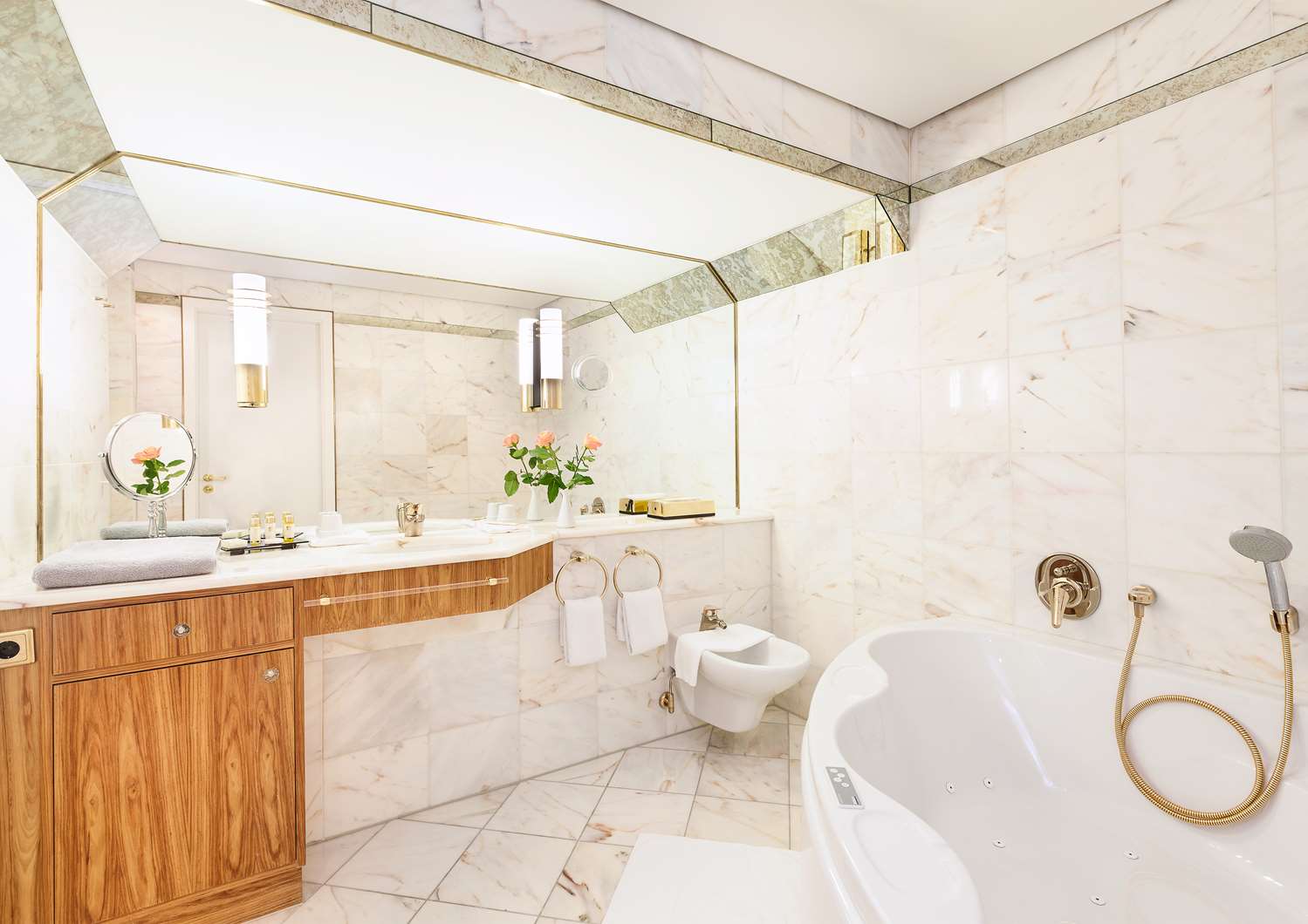 Фото Best Western Premier Grand Hotel Russischer Hof