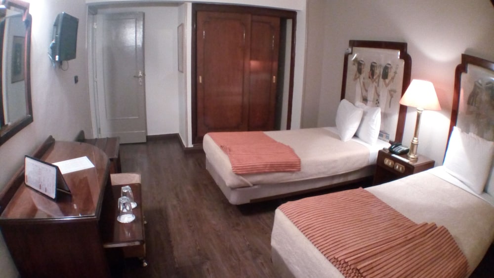 Фото Zayed Hotel