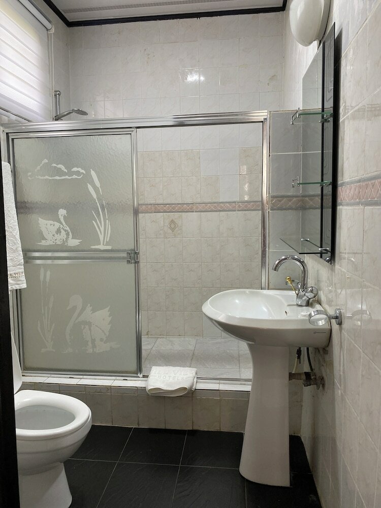 Фото Hill View Hotel McCarthy Hills