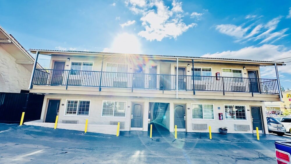 Фото Rodeway Inn Lemon Grove San Diego East