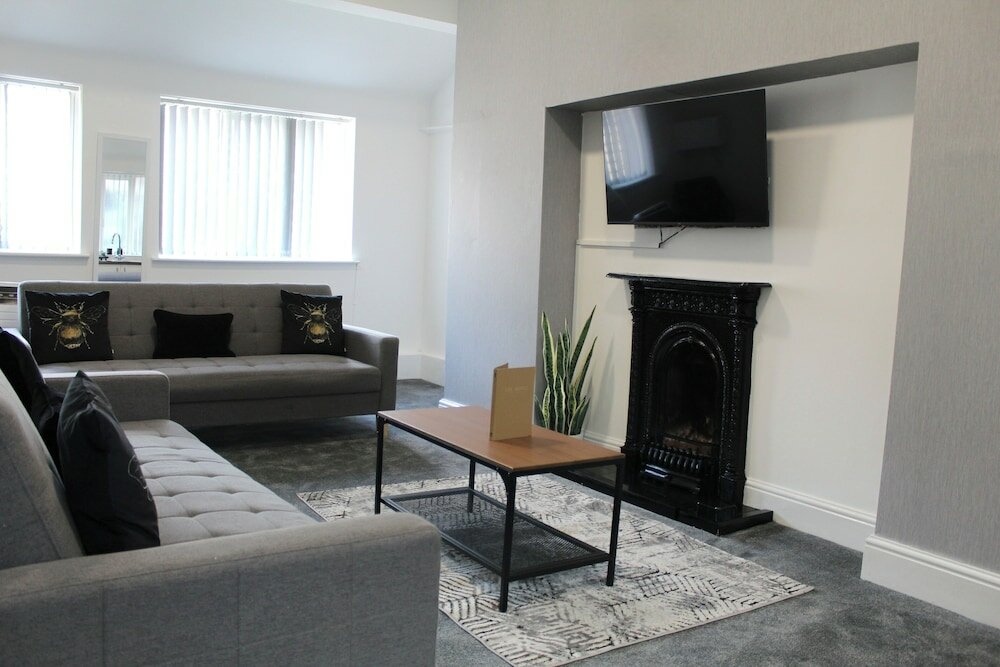 Фото The Mitre Hotel