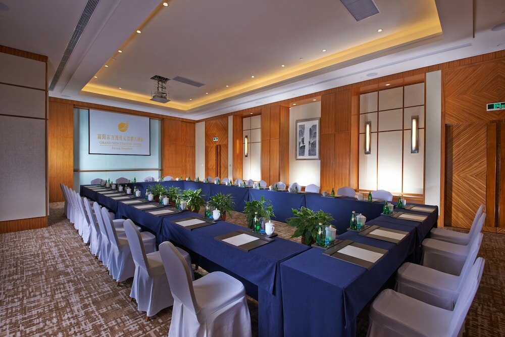 Фото Grand New Century Hotel Fuyang