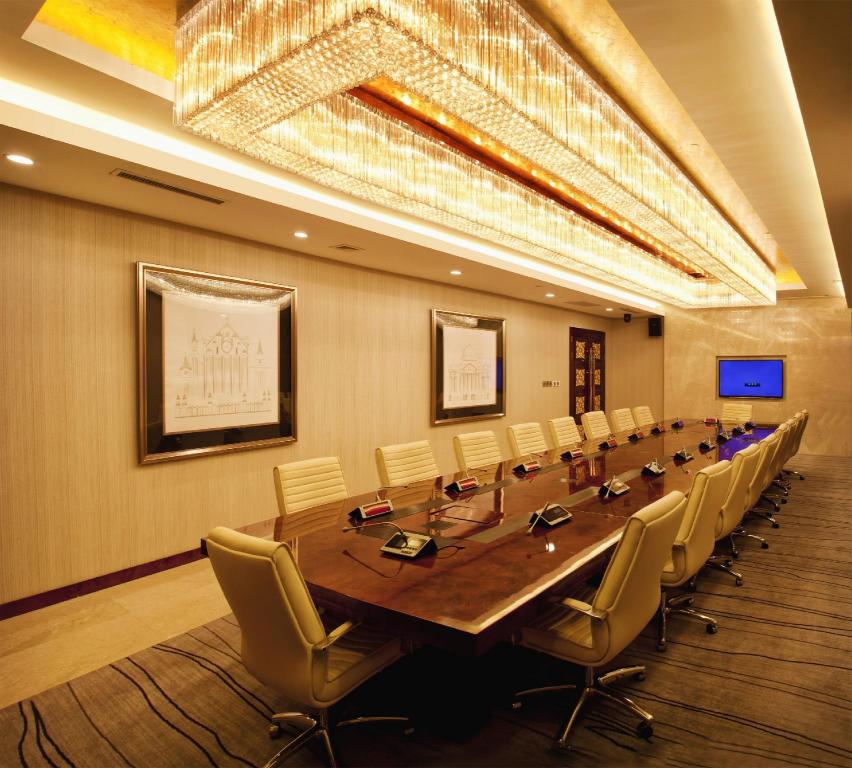 Фото Yinchuan Shangling Boston Hotel