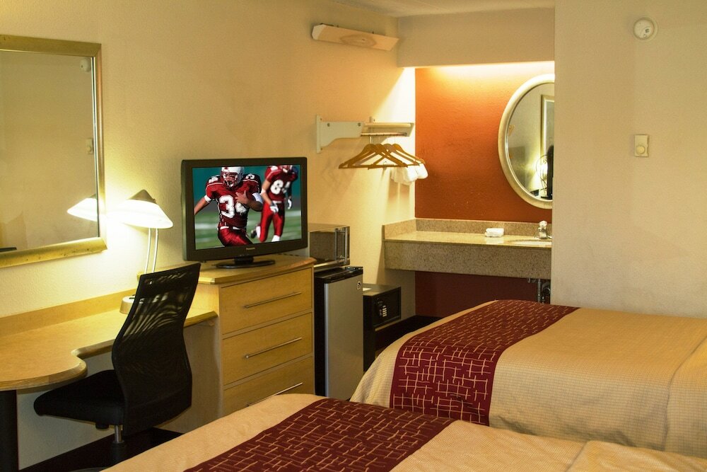 Фото Red Roof Inn Princeton - Ewing