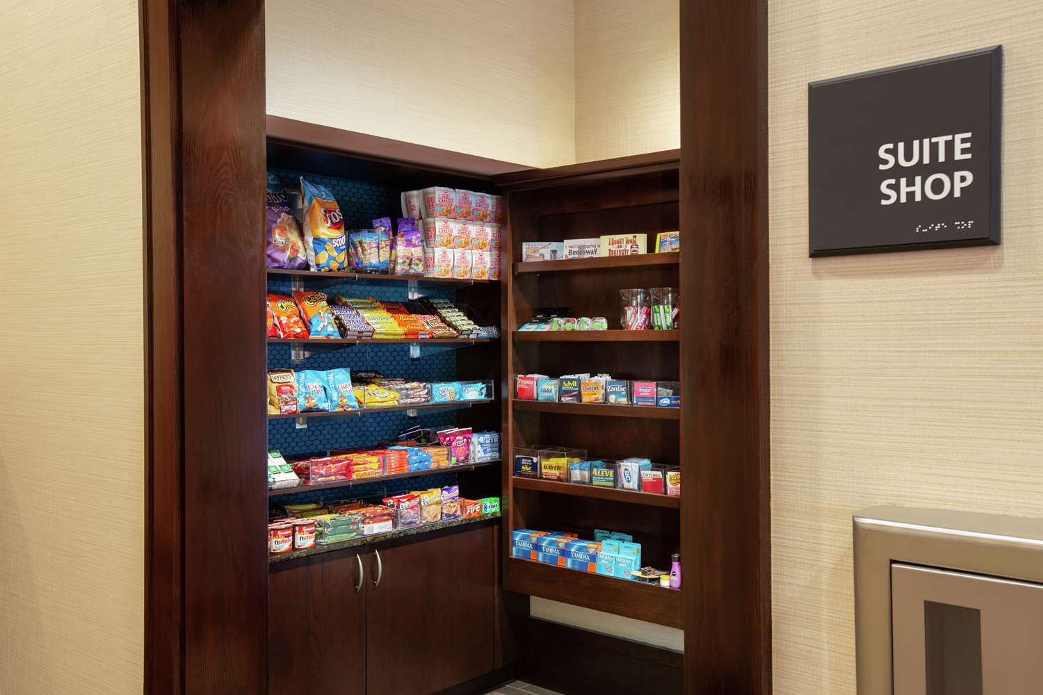 Фото Hampton Inn & Suites Nashville Downtown