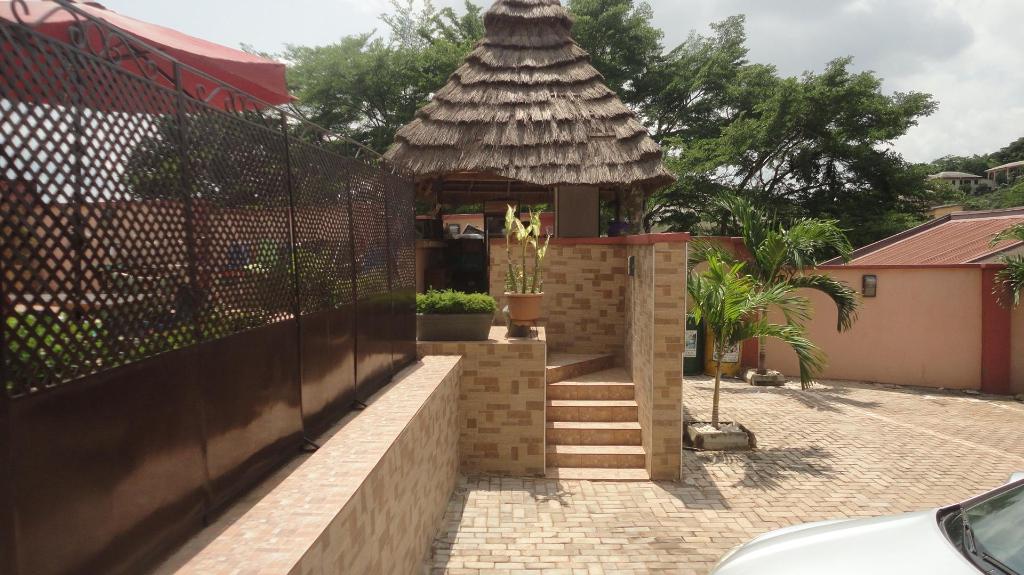 Фото Caesar's Court Hotel and Suites