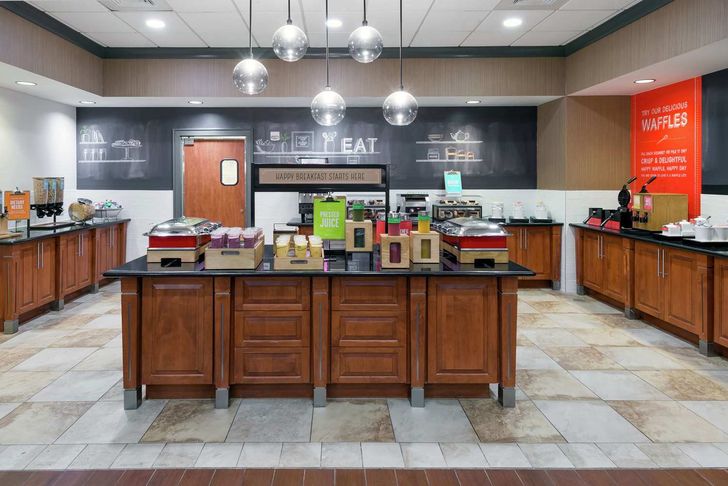 Фото Hampton Inn & Suites Orlando Airport @ Gateway Village