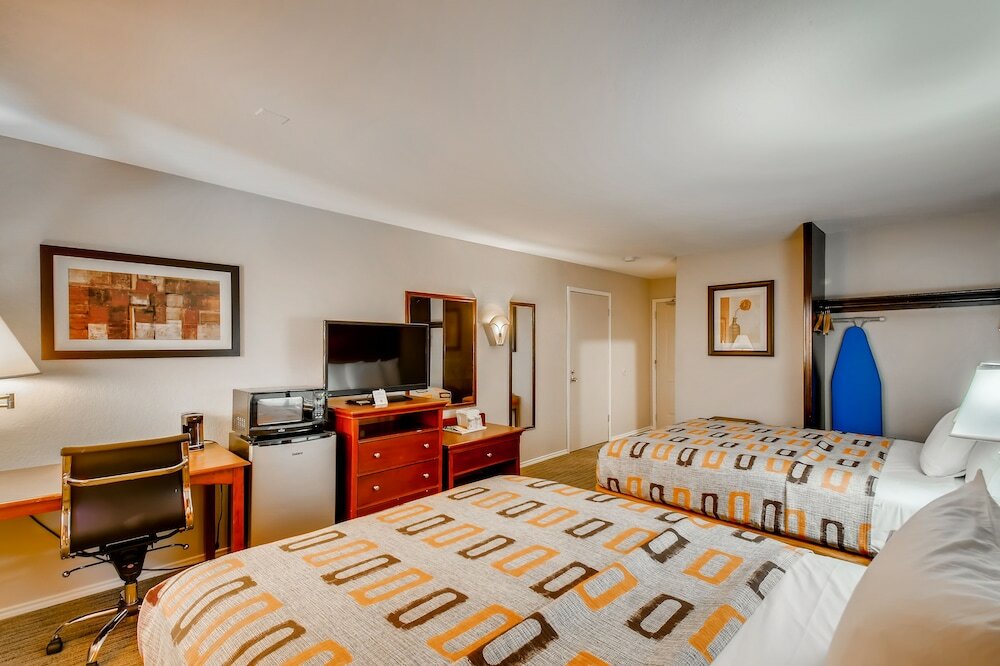 Фото Orangewood Inn & Suites Midtown