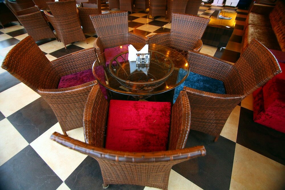 Фото Hotel Gharonda