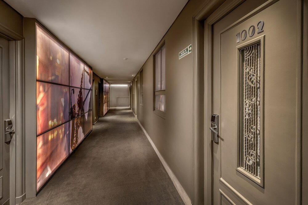 Фото Broadway Hotel & Suites