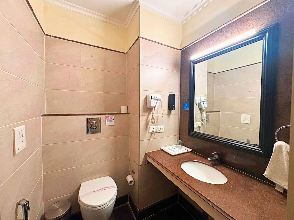 Фото The Oakland Plaza by Orion Hotels