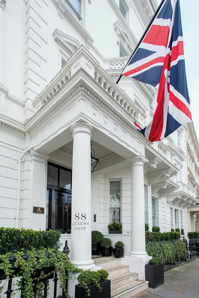 Hotel The Adria, London, photo