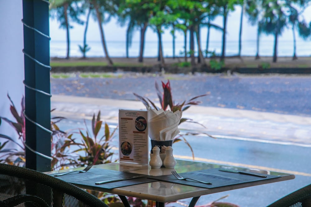 Фото Princess Kamala Beachfront Hotel