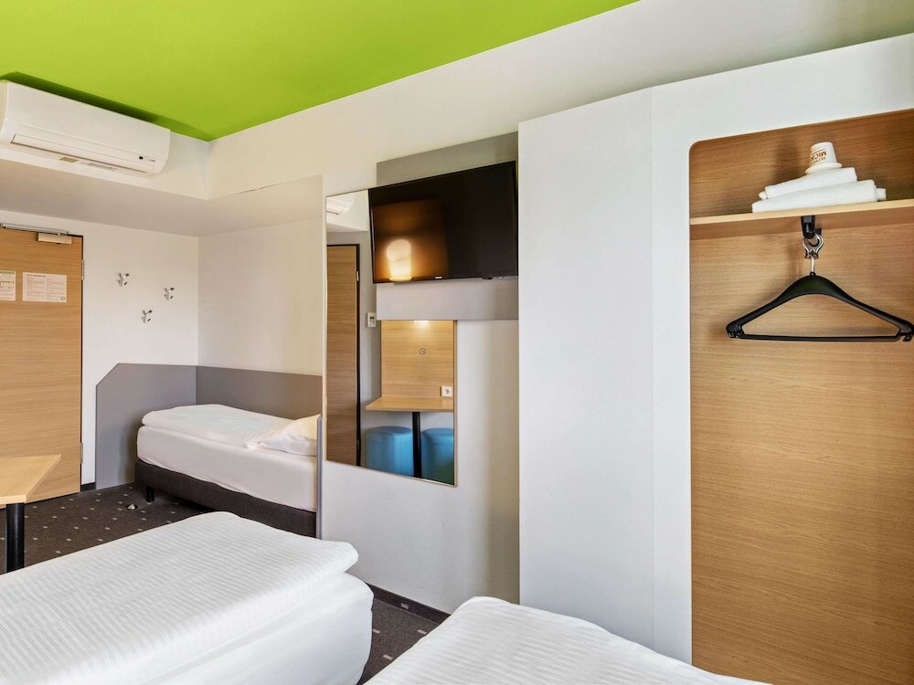 Фото B&b Hotel Hamburg-Wandsbek