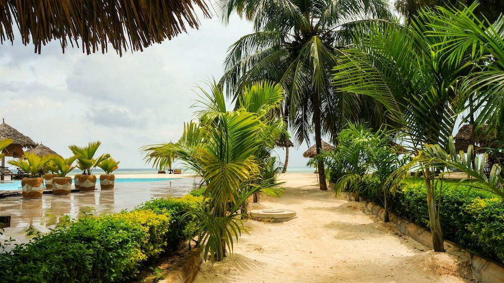 Фото Smiles Beach Hotel