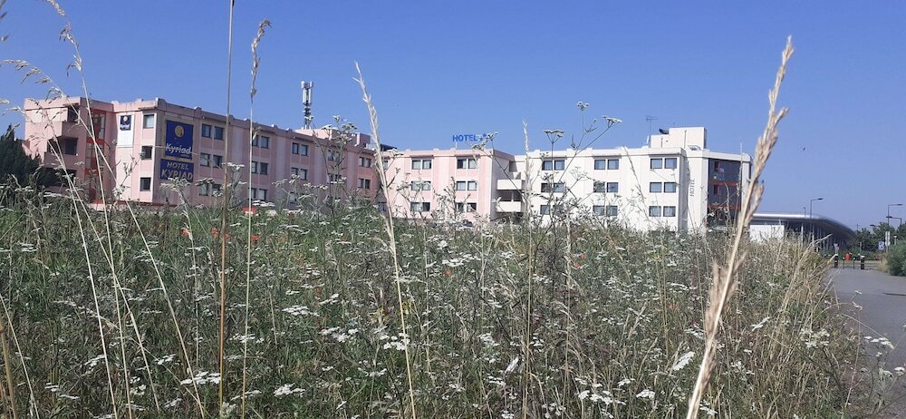 Фото Hotel Kyriad Orly Aéroport Athis Mons