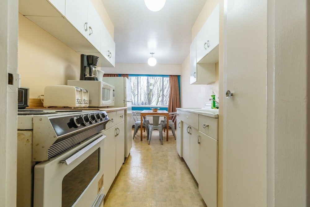 Фото English Bay Hotel