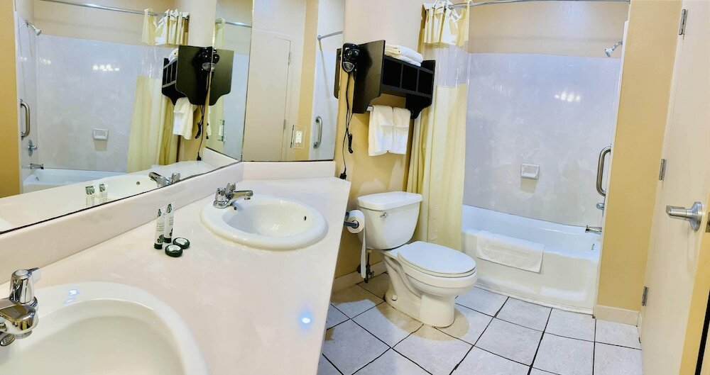 Фото Weston Inn & Suites