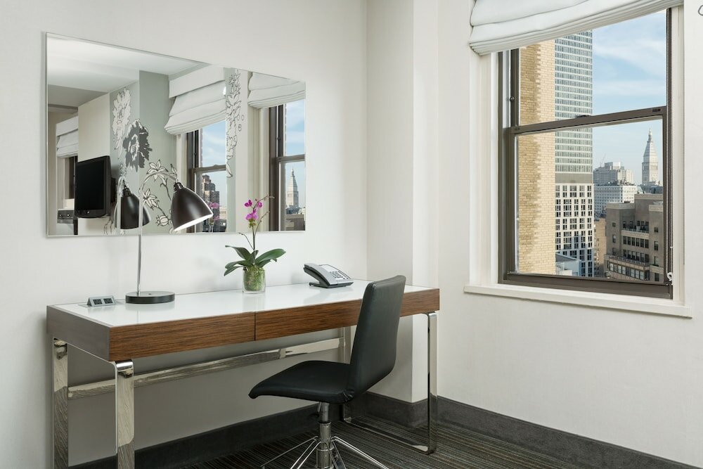 Фото Stewart Hotel