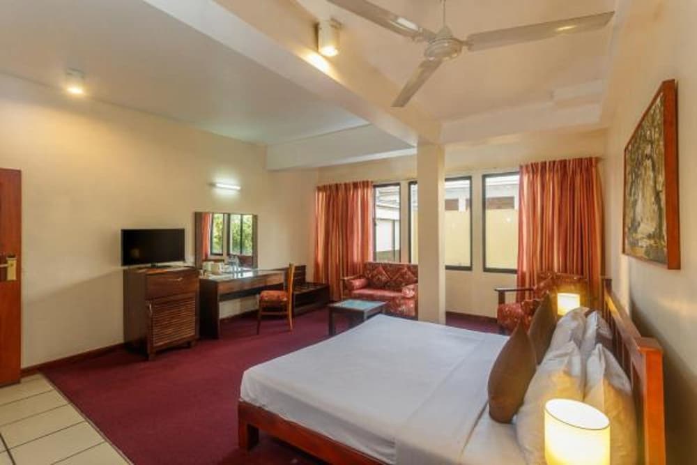 Фото Hotel Janaki