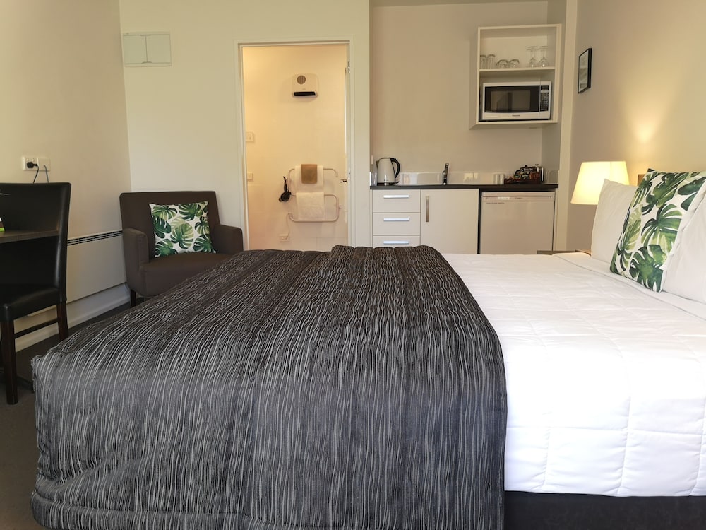 Фото Airport Palms Motel