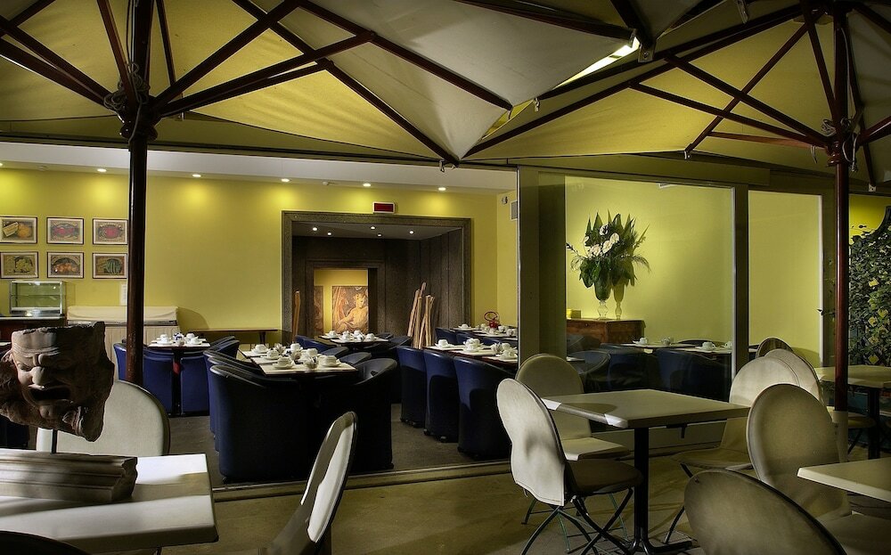 Фото Hotel Diplomatic