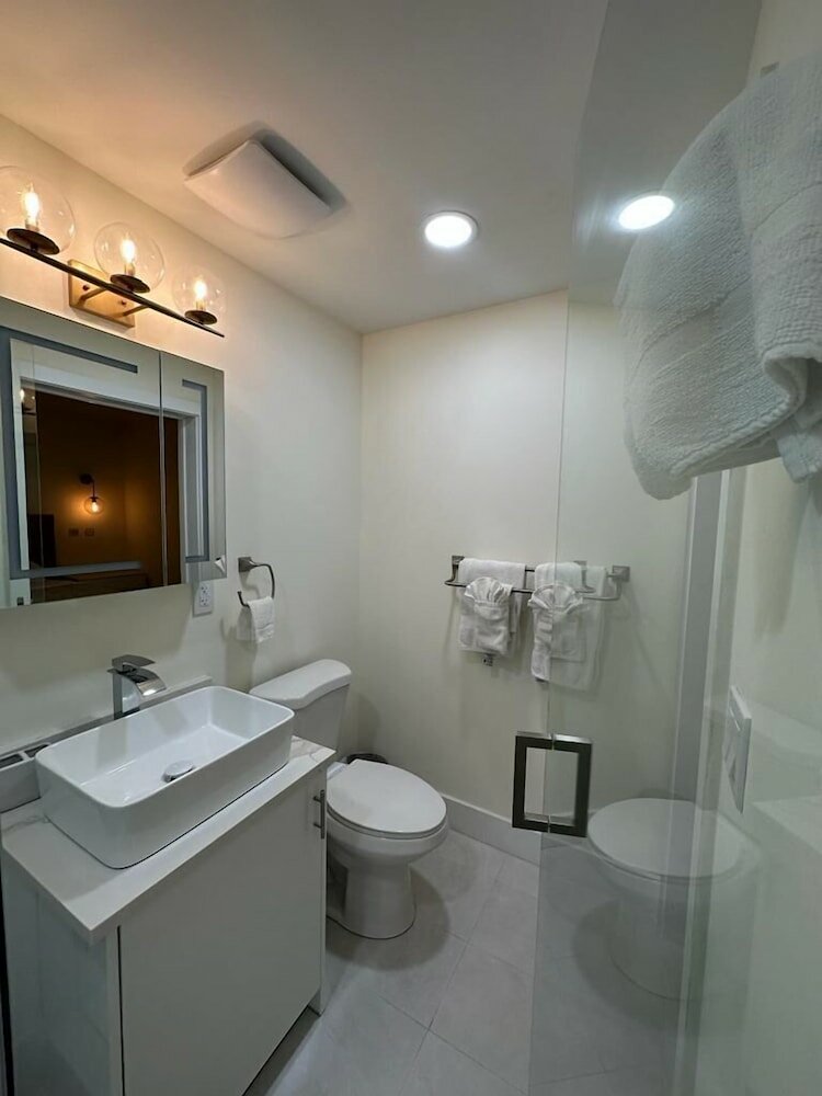 Фото Green Island Inn