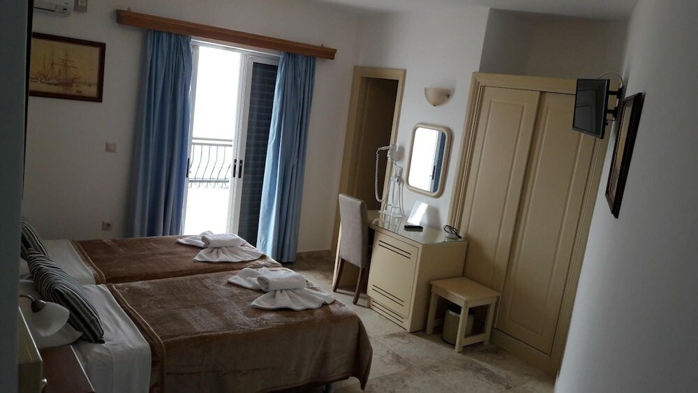 Фото Filoxenia Hotel