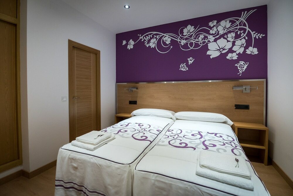 Фото Hostal Carracedo