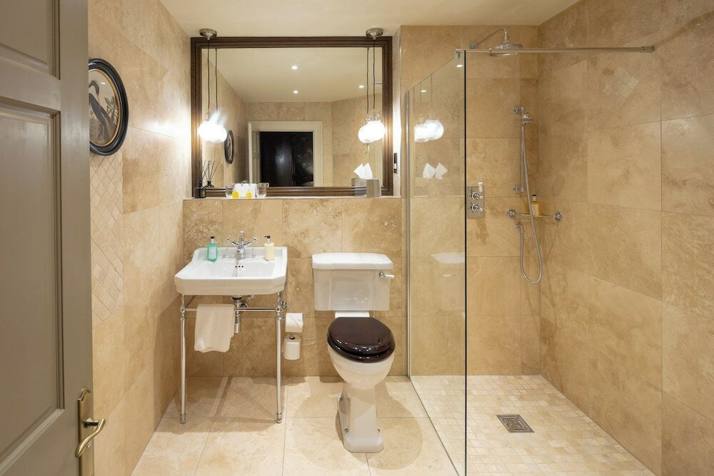 Фото The Churchill Hotel