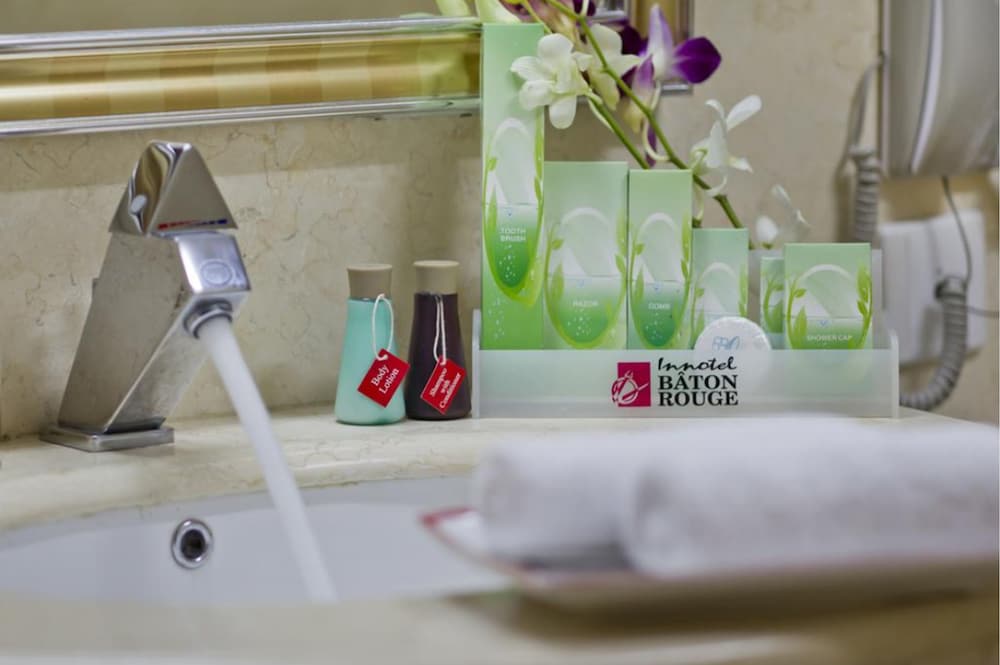 Фото Innotel Luxury Business Hotel