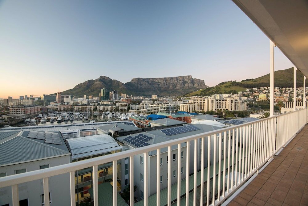 Фото The Commodore