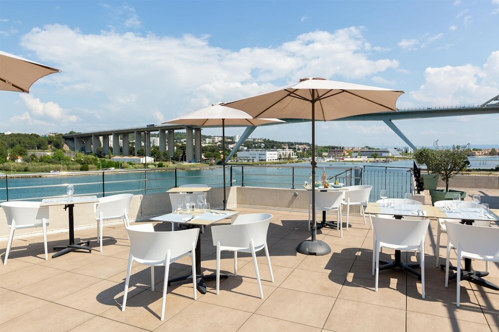 Фото Golden Tulip Martigues Provence