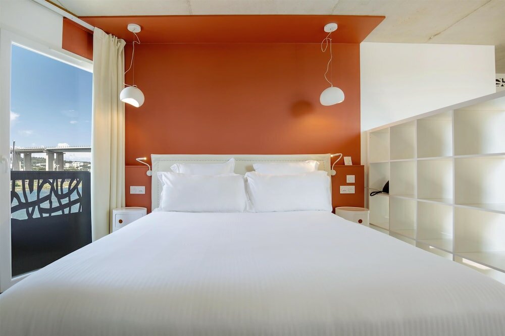 Фото Golden Tulip Martigues Provence