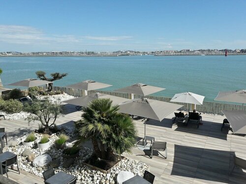 Внешний вид отеля Les Brises в Ле Рошели, фото 5