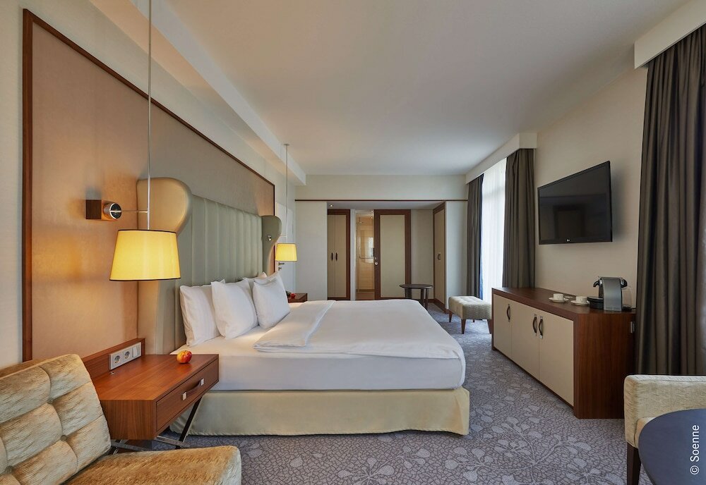 Фото Dorint Hotel Bonn