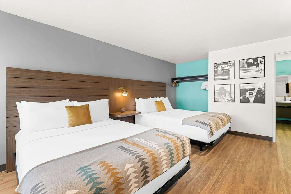 Фото The Maverick Hotel Eugene near University