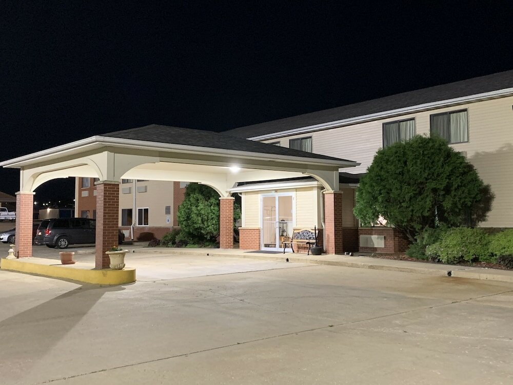 Фото Designer Inn & Suites