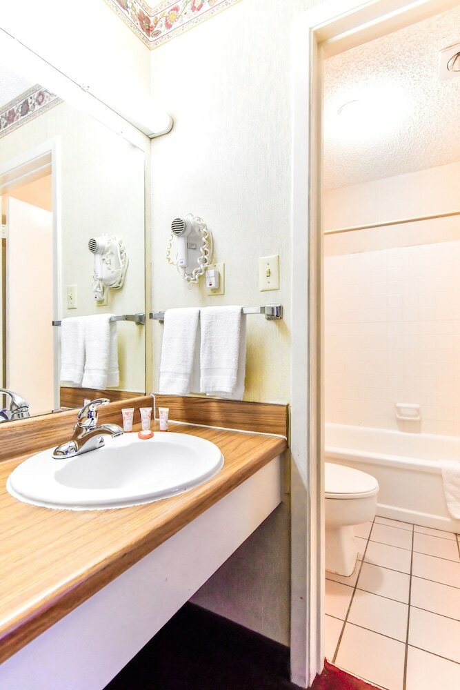 Фото Oyo Hotel Tyler Lindale