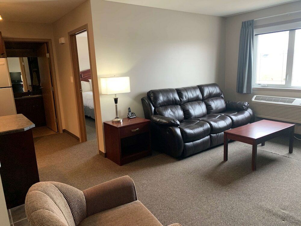 Фото Surestay Plus by Best Western Hardisty