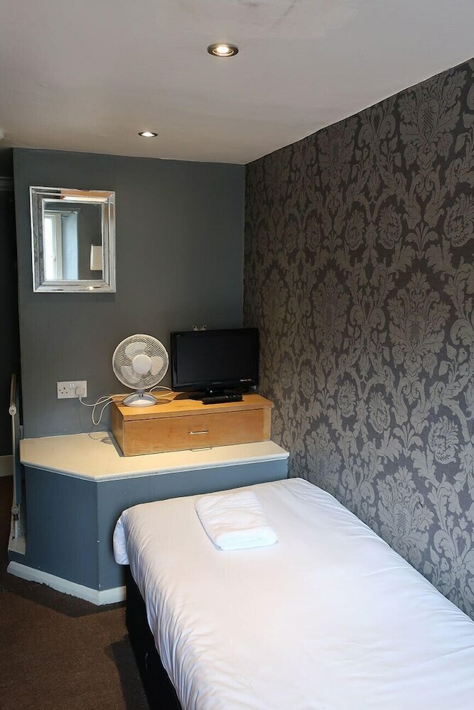 Фото Oyo Somerset Hotel Baker Street London