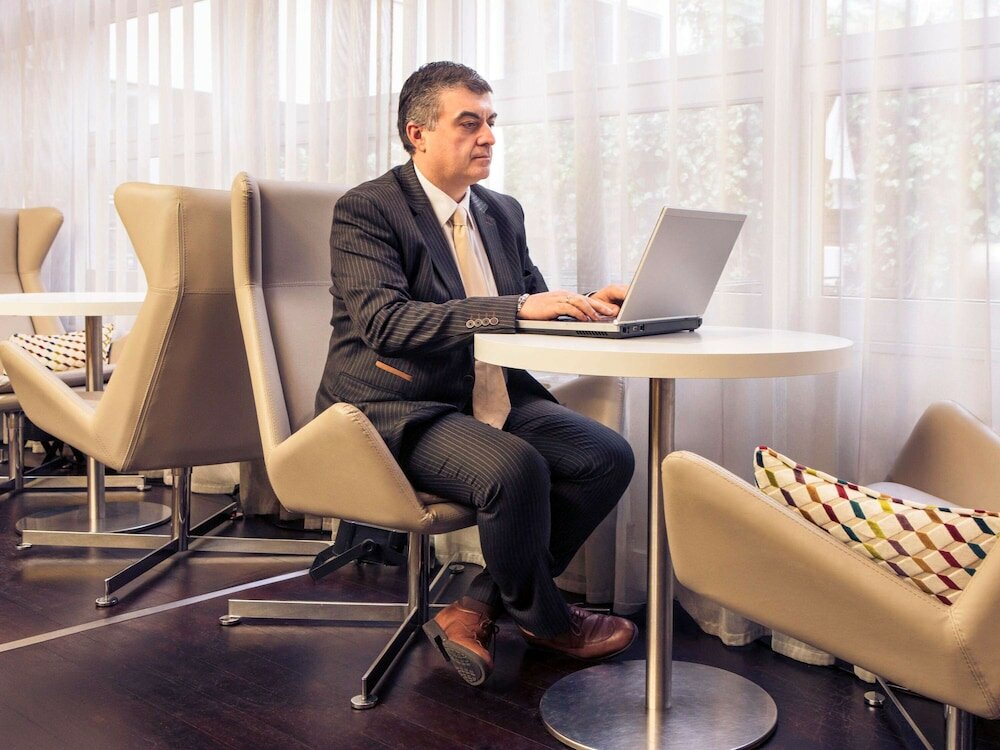 Фото Mercure Paris Massy Gare TGV