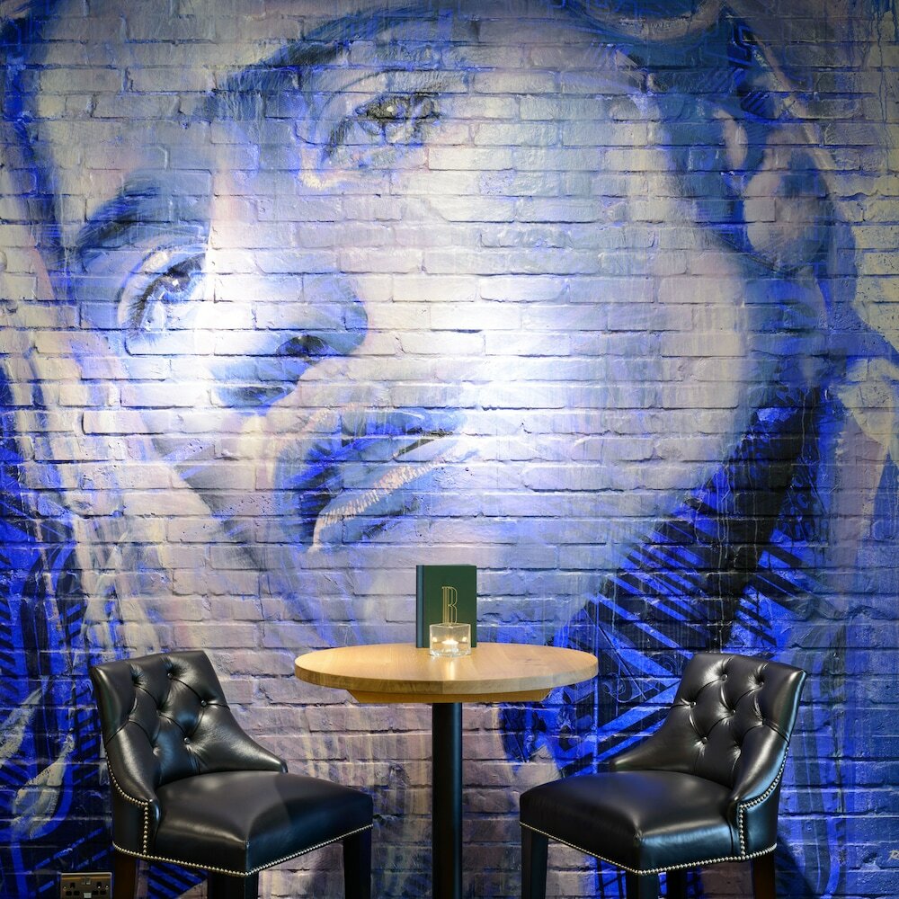 Фото Black Ivy Hotel